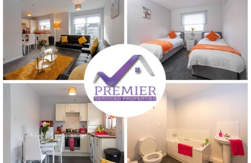 Motherwell Appartement | PREMIER - Chapel House with Driveway!