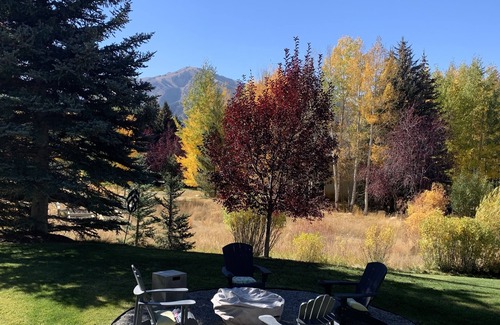 Sun Valley Maison | Premier lifestyle with unbeatable views- 5 minute walk to Sun Valley
