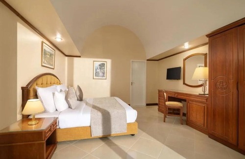 Wadi El Natrun Station Balnéaire | Premier Resort with City Tours, Pool & Spa Days l 2 Relaxing Rooms