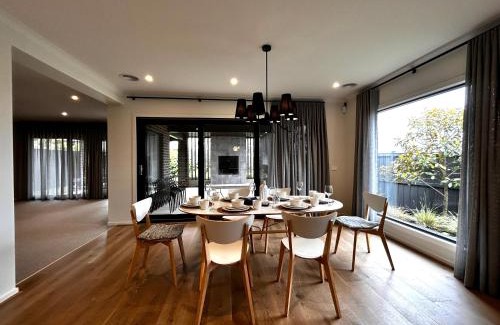 Mambourin Maison | Premier room in the west of Melbourne