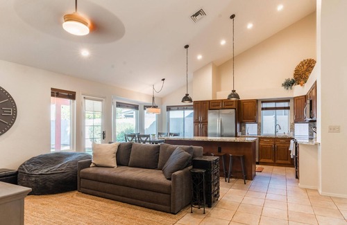 Val Vista Lakes Maison | Premier Val Vista Lakes Community Amenities 3 bed + Loft house in lovely Gilbert