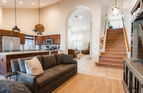 Val Vista Lakes Maison | Premier Val Vista Lakes Community Amenities 3 bed + Loft house in lovely Gilbert