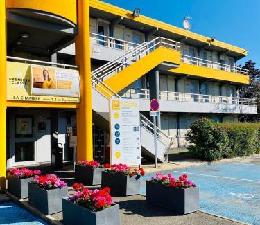 Elancourt Hôtel | Premiere Classe St Quentin en Yvelines Elancourt