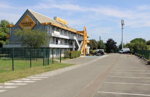 Elancourt Hôtel | Premiere Classe St Quentin en Yvelines Elancourt
