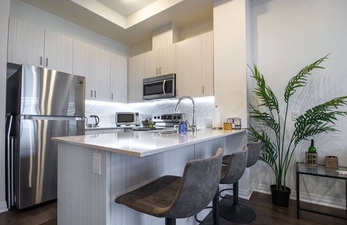 Halton Regional Municipality Copropriété | Premium 1 Bed w/ Rental Car, WiFi, Netflix and Prime Included