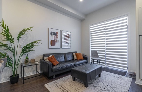 Halton Regional Municipality Copropriété | Premium 1 Bed w/ Rental Car, WiFi, Netflix and Prime Included
