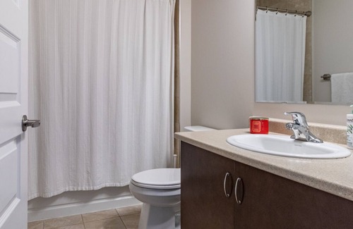 Halton Regional Municipality Copropriété | Premium 1 Bed w/ Rental Car, WiFi, Netflix and Prime Included