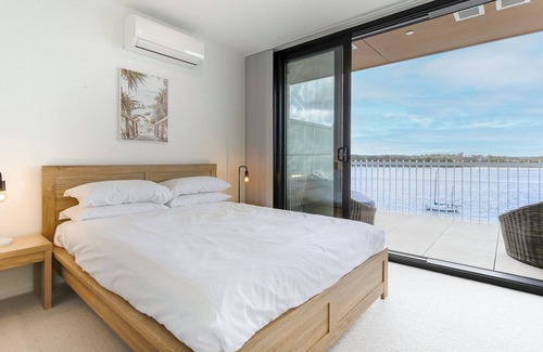 Batemans Bay Appartement | Premium 2-Bed Bayside Unit with Ocean Views