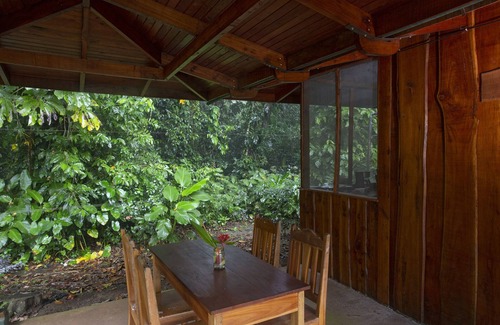 Uvita Cabine | Premium 2 Bed Wooden Cabin In The Rain Forest Of Uvita