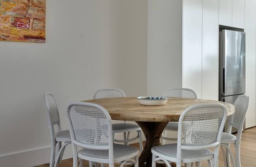 Pymble Maison | Premium 3 Bed Family Townhouse | Parking | BBQ area