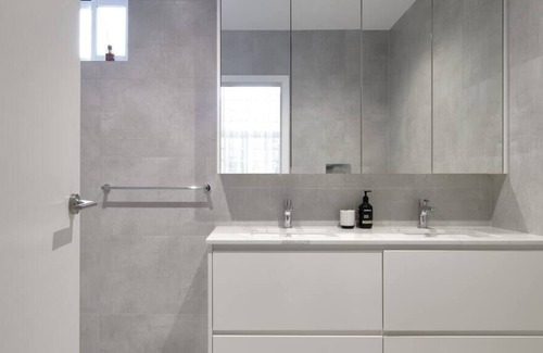 Pymble Maison | Premium 3 Bed Family Townhouse | Parking | BBQ area
