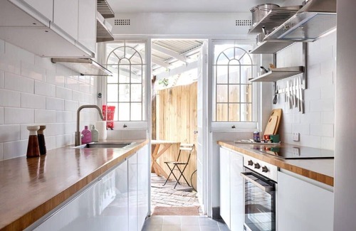 Redfern Maison | Premium 3 Bed Terrace with parking