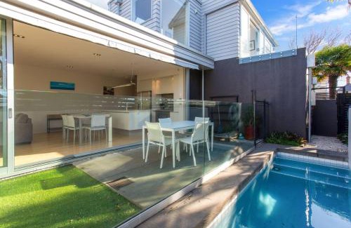 Freemans Bay Maison | Premium Abode with Plunge Pool steps to Ponsonby