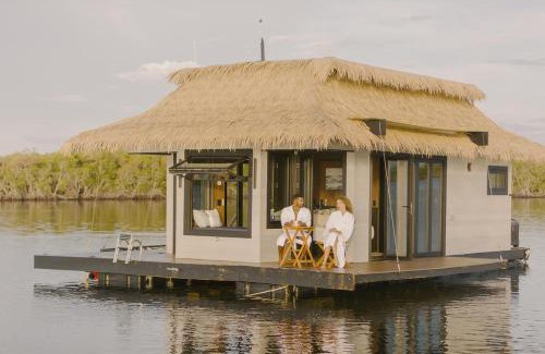 Key Largo Location De Bateaux | Premium Floating Bungalow by Stay Ombi