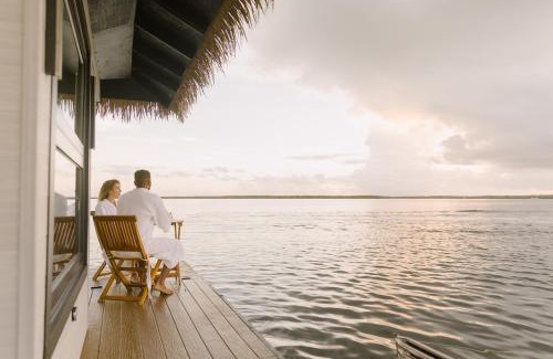 Key Largo Location De Bateaux | Premium Floating Bungalow by Stay Ombi