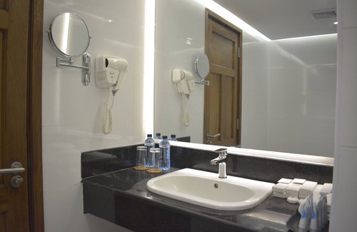 Mombasa Hôtel | Premium Inn