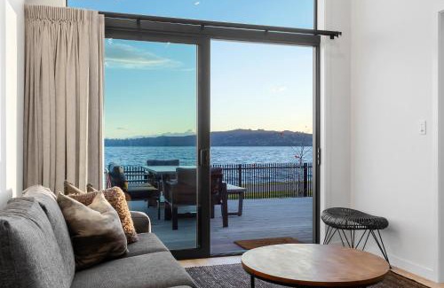 Hilltop Maison | Premium Lakefront Unit Spa Pool
