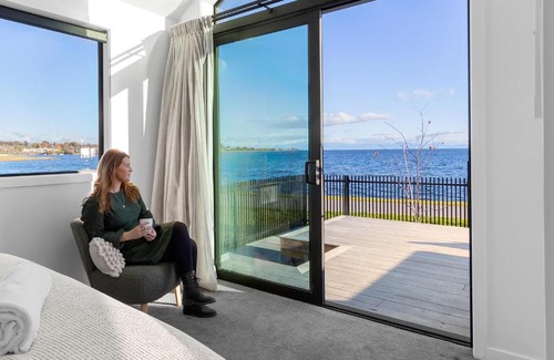 Hilltop Maison | Premium Lakefront Unit Spa Pool