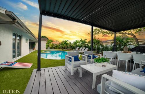 West Perrine Maison | Premium Miami Villa Resort Pool, Golf & BB Court L05