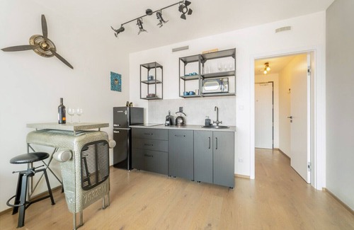 Smichov Appartement | Premium Smichov City Elite: Chic Industrial Suite