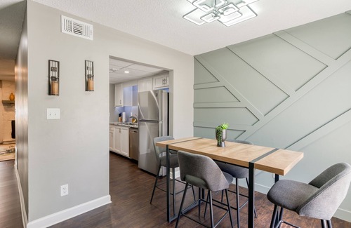 Peachtree Corners Maison | Premium Townhome #2 w/ 2 King Beds & Luxury Baths
