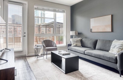 Uptown Appartement | Premium Uptown 1BR w/ W/D, Gym & Pool, walk to RiNo bars, by Blueground