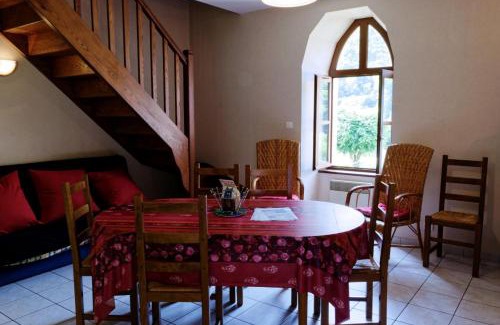 Laval-sur-Luzege Maison | Presbytere