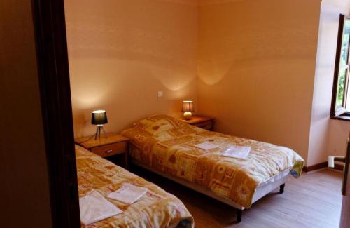 Laval-sur-Luzege Maison | Presbytere
