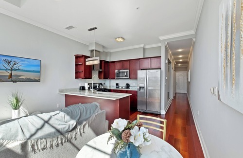 Olde Kensington Appartement | Prestigious 1BR w/ Rooftop Pool