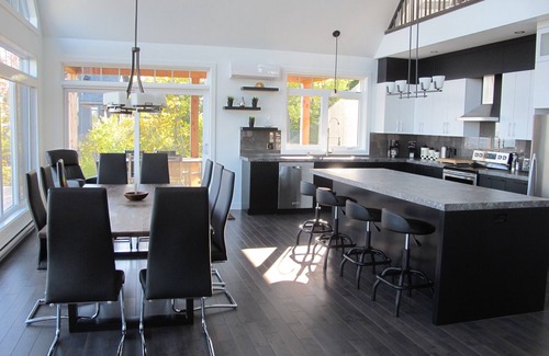 Saint-Joseph-de-la-Rive Maison | Prestigieux chalet 5 chambres offrant une vue imprenable sur le St-Laurent