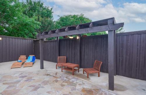 Sachse Maison | Prestigious 5BR 3,5BA Holiday Home with Pool, Sauna, Game Room & Bar