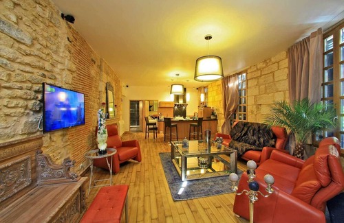 Sarlat-la-Caneda Historic Center Appartement | SUITE de PRESTIGE Les Jardins d'Harmonie avec PARKING - sarlat CENTRE