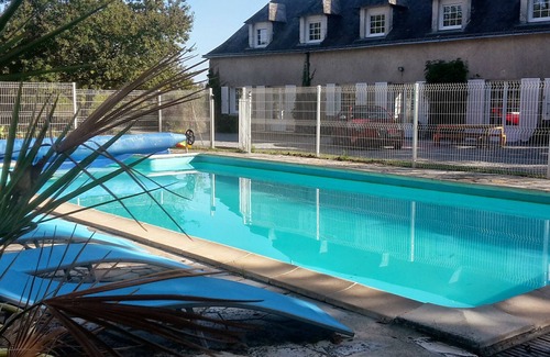 Val-du-Layon Cottage | GÎTE PRESTIGIEUX AVEC PISCINE CHAUFFEE, SALLE JEUX BILLARD ET TENNIS