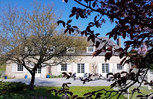 Val-du-Layon Cottage | GÎTE PRESTIGIEUX AVEC PISCINE CHAUFFEE, SALLE JEUX BILLARD ET TENNIS