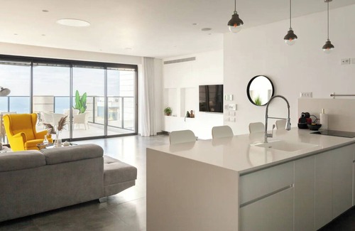 Bat Yam Appartement | Prestigious penthouse in a luxury tower