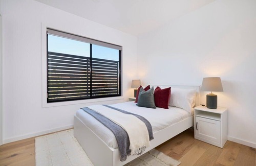 Preston Maison | Preston Northcote Mod Lux Townhouse 5 bed 5 bath