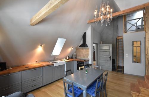 Kroepelin Appartement | Pretty Apartment in Detershagen with Private Terrace