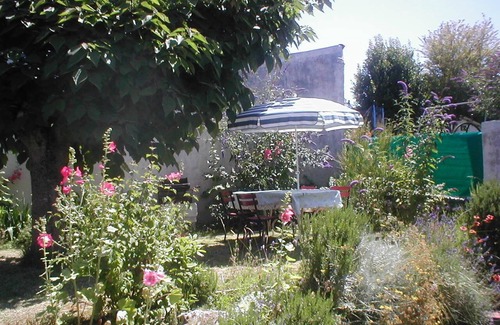 Meschers-sur-Gironde Maison | Joli bungalow à pied des plages, restaurants, boutiques, marché. Jardin familial Wifi