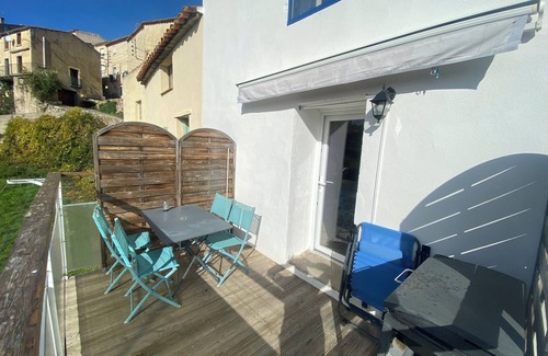Belesta Maison | Coquette maison avec terrasse dans village perché sur les coteaux du Roussillon