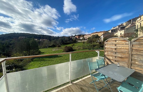 Belesta Maison | Coquette maison avec terrasse dans village perché sur les coteaux du Roussillon