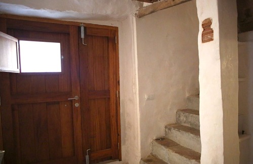 Vilafant Maison | Pretty perfect for exploring the house region