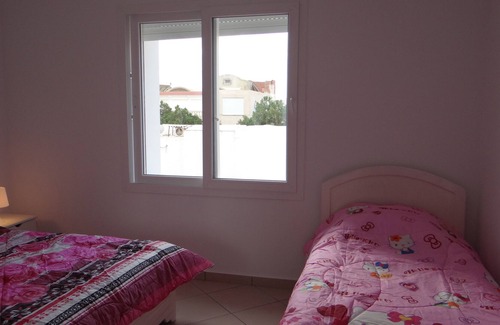Hammam Al Agzaz Appartement | Jolie appartement de luxe calme - pieds dans l'eau 8 p. - Chelbia