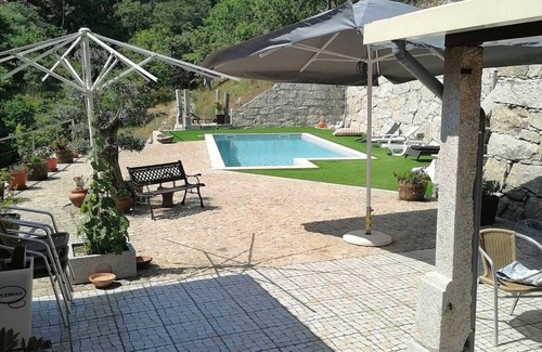 Vale de Cambra Maison | Jolie maison restaurée, 10 000 metres carré de terrain avec petit ruisseau