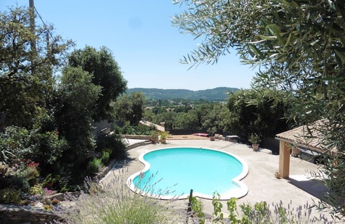 Villes-sur-Auzon Maison | Jolie maison spacieuse avec piscine privée