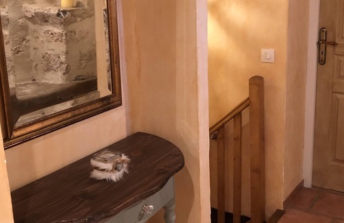 Mouzieys-Panens Cottage | Gite en pierres avec terrasse et barbecue dans une propriété avec piscine