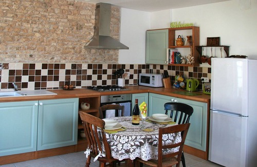 Champagne-le-Sec Cottage | JOLI GITE STUDIO POUR DEUX PERSONNES