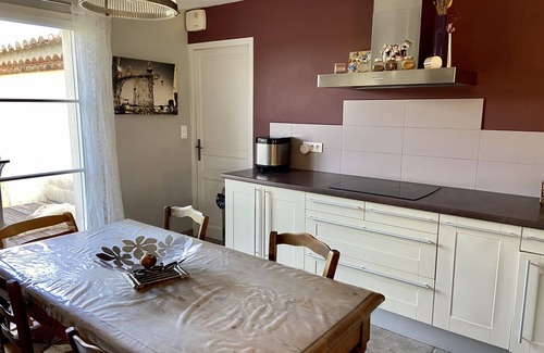 Gard Rhodanien Maison | Pretty villa with pool 5 bedrooms and 3 bathrooms near chateauneuf du pape