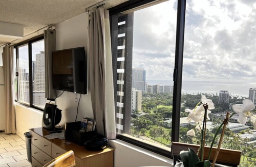 McCully - Moiliili Copropriété | Spacieux 30ème Flr. avec la magnifique vue sur la mer Waikiki Studio A,
