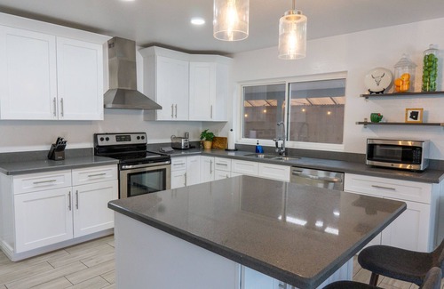 Peoria Ave Citizen's Group Maison | Prickly Pear Desert Oasis- 3 Bedroom/Pool/Spa/Putting Green