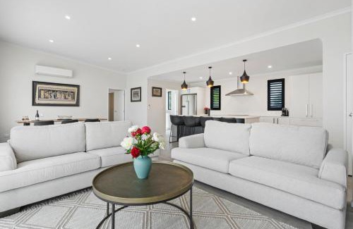 Martinborough Maison | Pride of Pinot - Martinborough Holiday Home